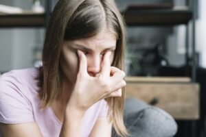 Como tratar o descolamento de retina-min